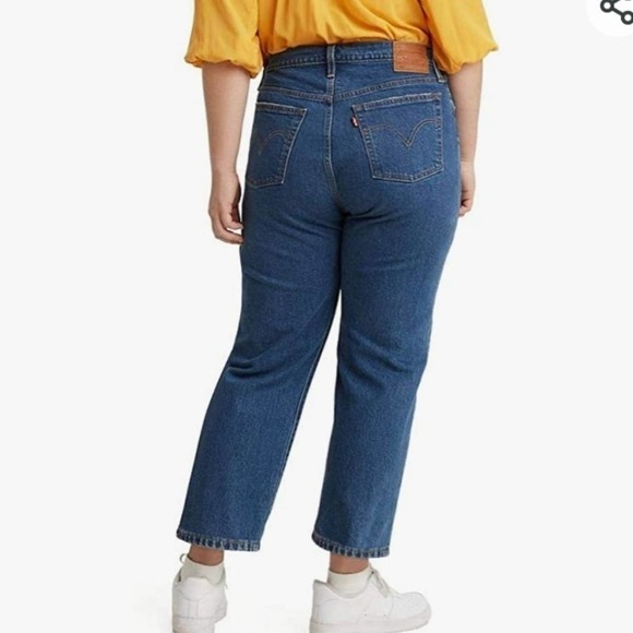 Levi's Women's Plus-Size 501 high rise Crop Jeans plus size 24W - Picture 3 of 5